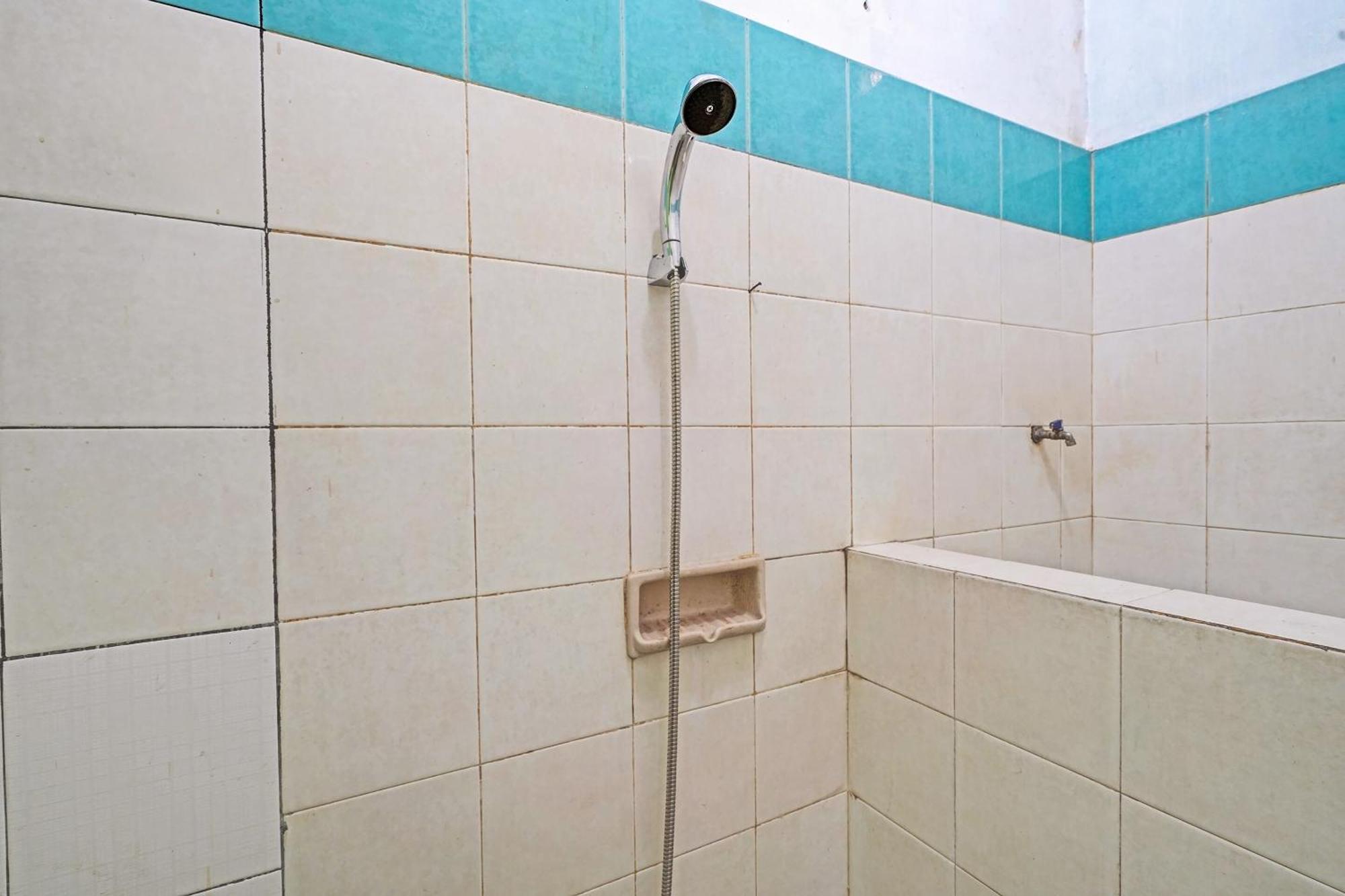 מלון בנדונג Oyo Life 92709 Kost Teras Cikapundung Syariah מראה חיצוני תמונה